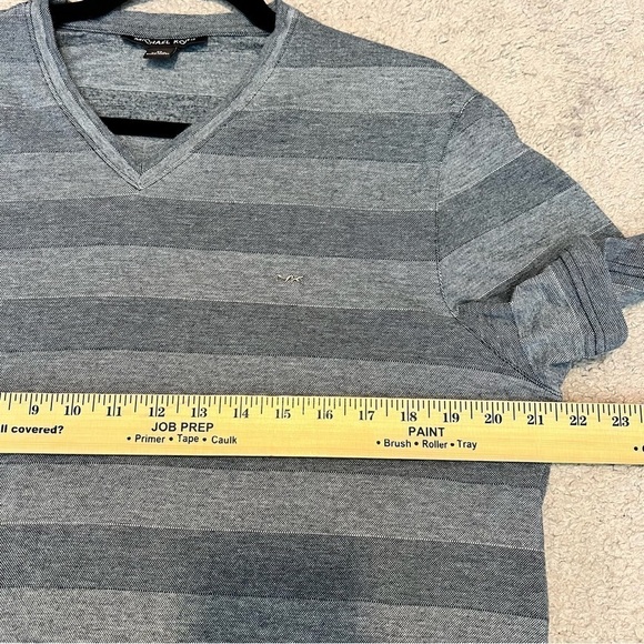 Michael Michael Kors grey stripe v neck mens size XL t shirt - Picture 8 of 9